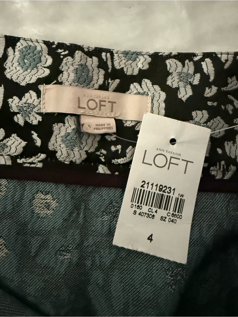 New Ann Taylor Loft Silver Metallic Blue Jacquard Floral Skirt 4 nwt - Picture 4 of 5